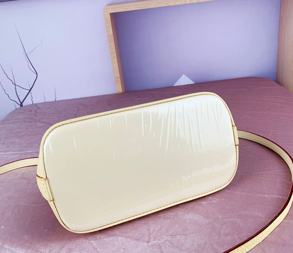 ルイヴィトンバッグ素材ディテール